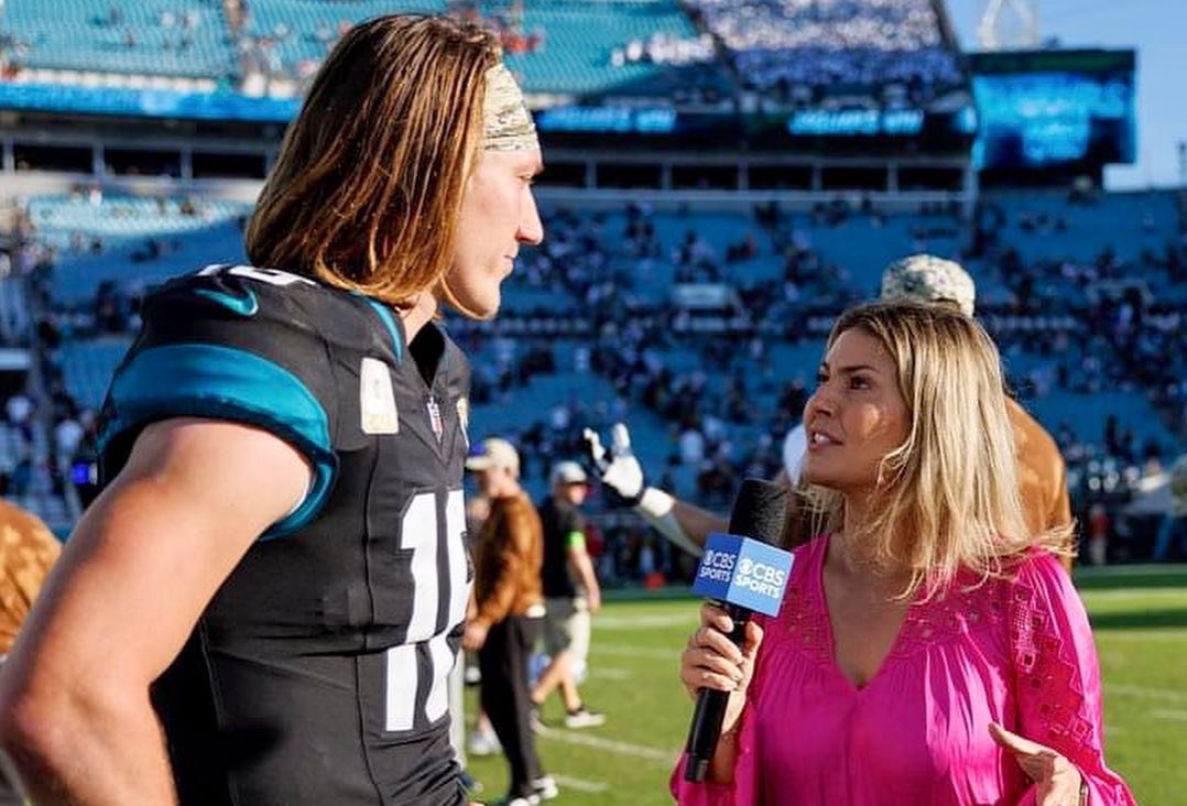 CBS Sideline Reporter Amanda Balionis Spotted Not Wearing Wedding Ring