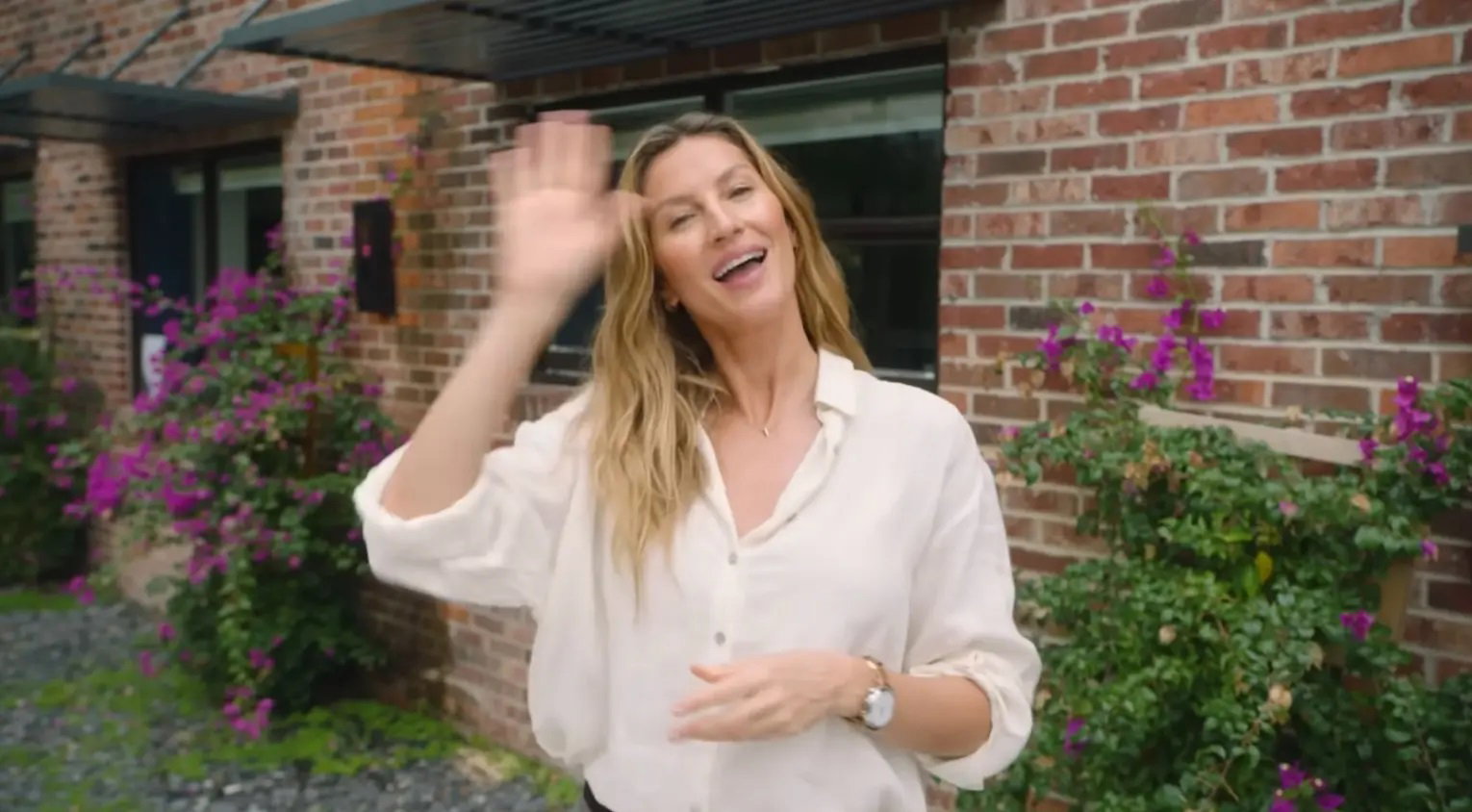 Gisele Bündchen Receives Heartfelt Congratulations Following Birth of