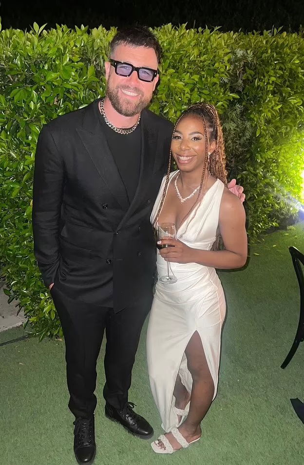 Travis Kelce Parties at Chiefs Teammate Clyde EdwardsHelaire's Wedding(01)