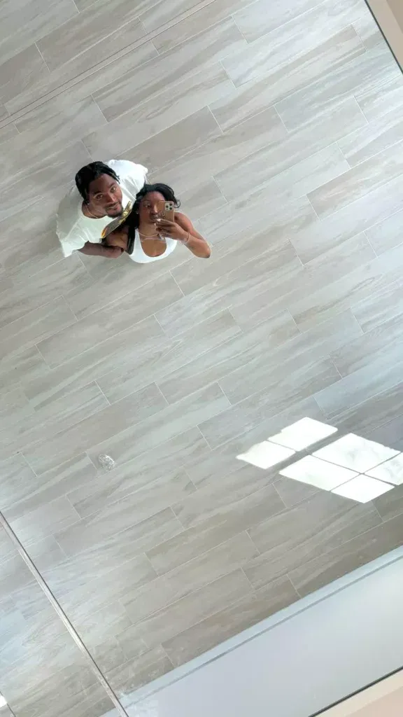 Simone Biles and Jonathan Owens Share Adorable Mirror Selfie in Their