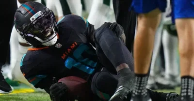 Latest Details Surface on Tyreek Hill’s Leg Injury Severity - TMSPN