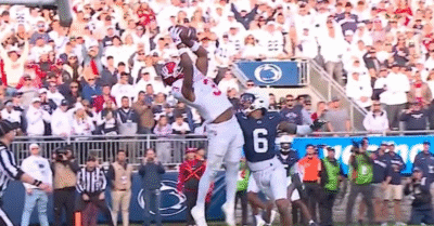 Fans Lose Their Minds Over “Greatest Catch You’ll Ever See” During