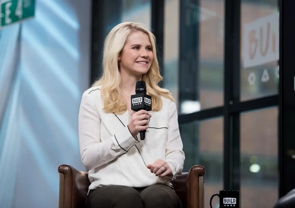 Elizabeth Smart Stuns With Dramatic Physique Transformation, Takes ...