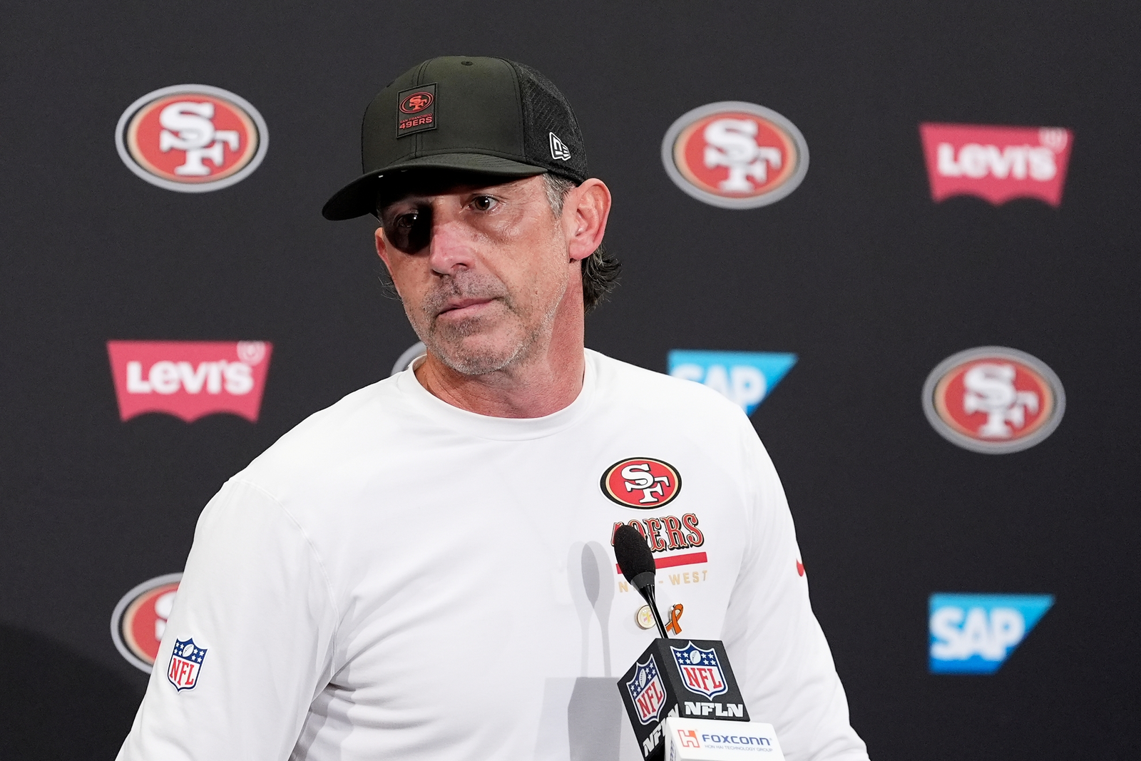 Ex-NFL Quarterback Reveals Kyle Shanahan Nearly Lost an Eye in Horrific ...