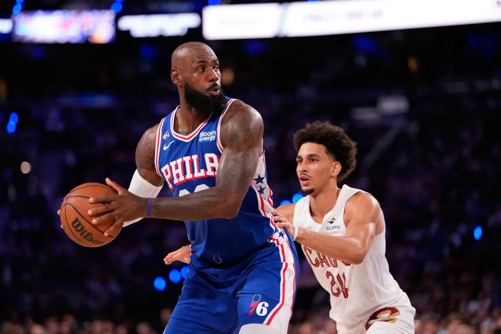 76ers Fans Mercilessly Boo Halftime Performer in Brutal Scene Before ...